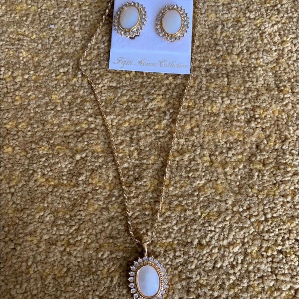 Vintage Fifth Avenue Collection Mother of Pearl Earrings and Necklace Set